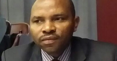 Depite Ndikuryayo Straton witwaga ko areberera abaturage, yabaye bihemu abacuza utwabo. Depite Ndikuryayo Straton witwaga ko areberera abaturage, yabaye bihemu abacuza utwabo.