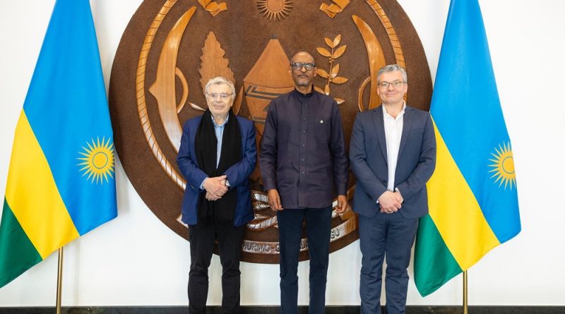 Abayobozi  ba Teleperformance, bakiriwe na perezida Paul  Kagame