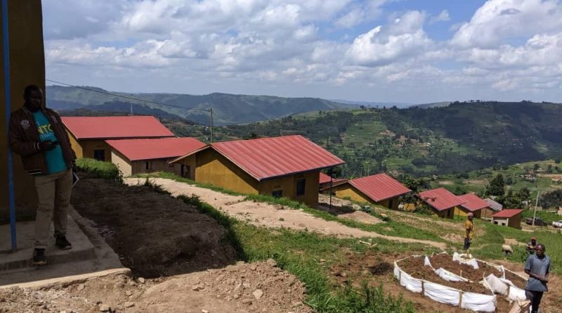 BURERA: Barishimira kuba barakuwe mu manegeka bagatuzwa neza kandi heza.